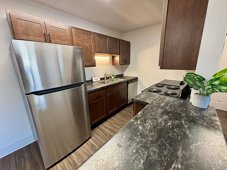 615 Skyview Pl #7 — Photo 1
