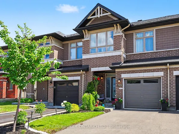 769 Cairn Cres, Ottawa, ON K1W 0P4