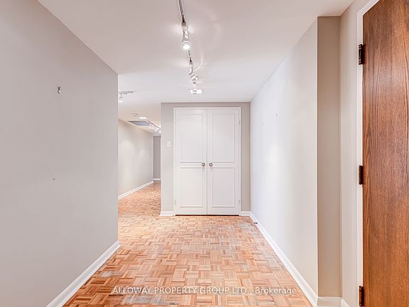 3rd image of 1166 Bay St #1305