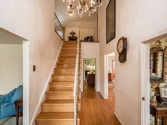 Center foyer