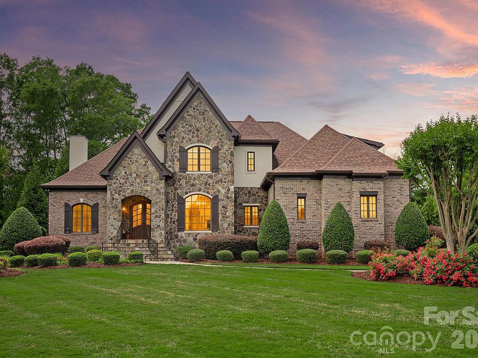 1st image of 1304 Lookout Cir