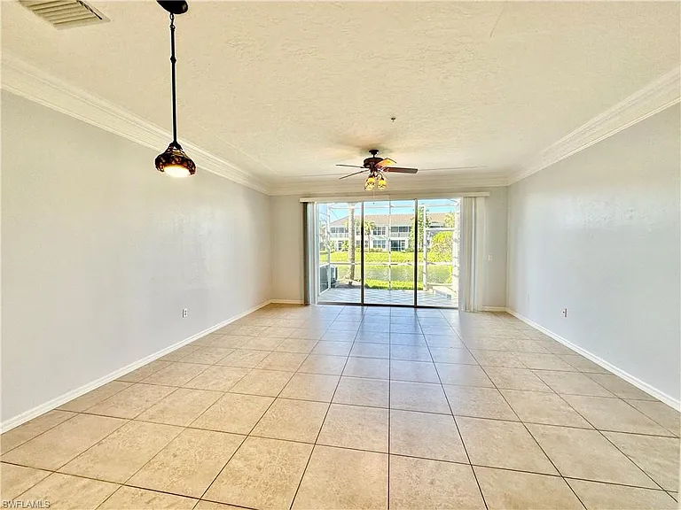1164 Oxford Ln #29 — Photo 12