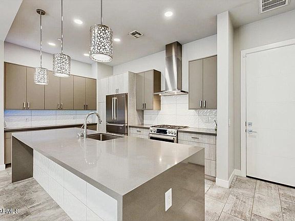 4th image of 2645 E OSBORN Road #3