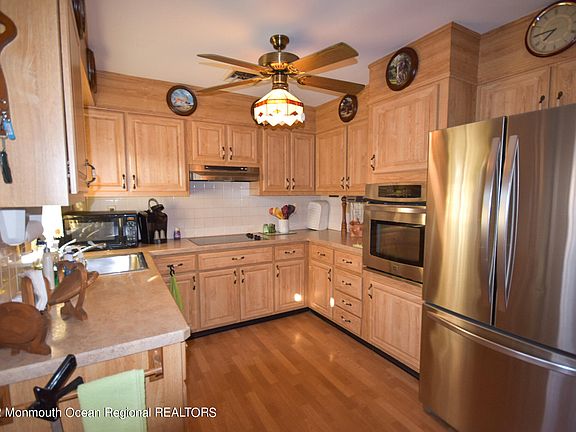 5th image of 1126 B Argyll Circle #1126 B