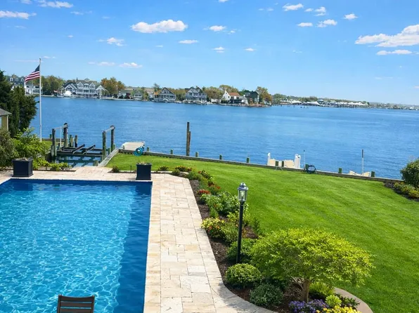 311 Great River Road, Great River, NY 11739