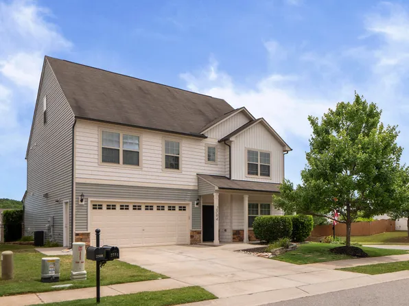 2504 Averon Dr, Fuquay Varina, NC 27526