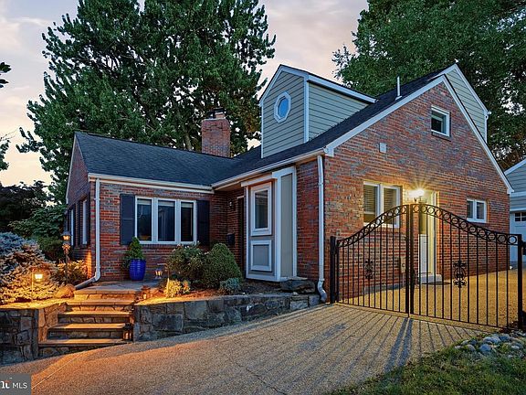 2nd image of 414 Skyhill Rd