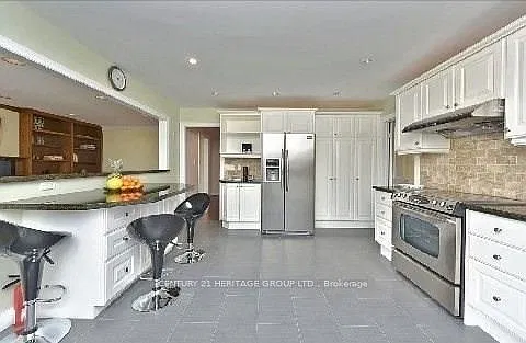 5 bed, $6,000 — Photo 3