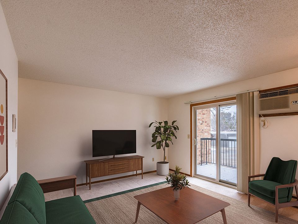 Fargo, ND Huntington Apartments | Living