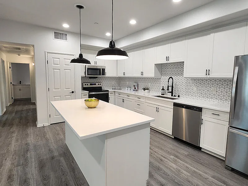 Placita Luxe Residences — Photo 2
