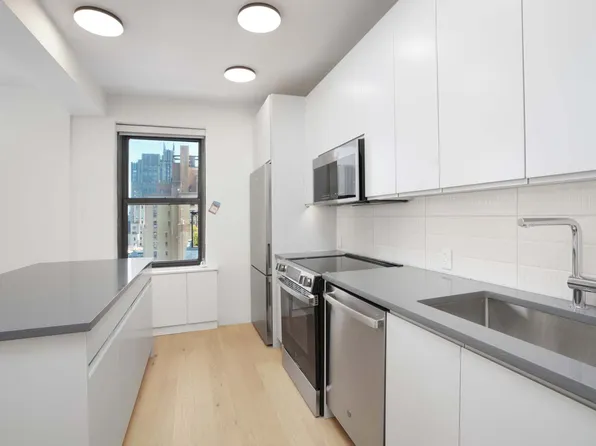56 7th Avenue image 2 of 8