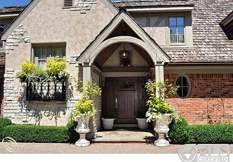 Inviting Front Entry