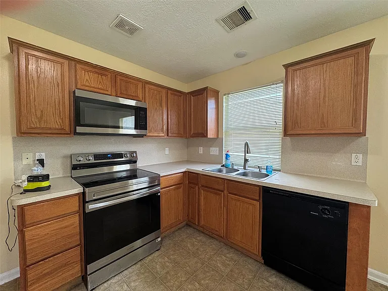 20711 Sycamore Wood Dr — Photo 4
