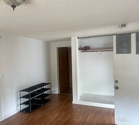 5th image of 2558 Wyndham Ln #1