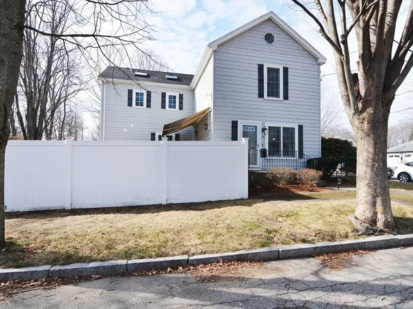 28 Court St, Wakefield, MA 01880