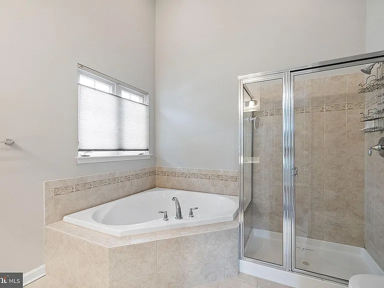 253 Tall Trees Cir — Photo 16