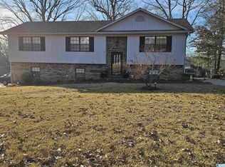 1124 3rd Ln, Pleasant Grove, AL 35127