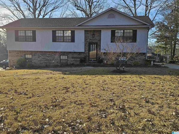 1124 3rd Ln, Pleasant Grove, AL 35127