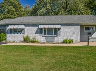 1195 Ash Rd, Hoffman Estates, IL 60169