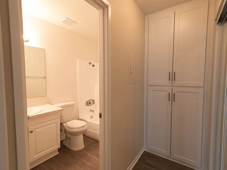 Melrose Manor Apartments - Riverside, CA — Photo 62