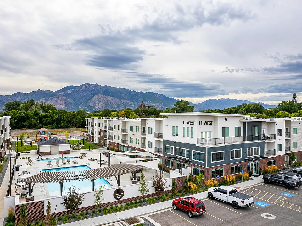 11 West Apartments & Townhomes
