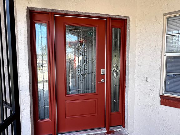 4th image of 526 Riverwoods Cir