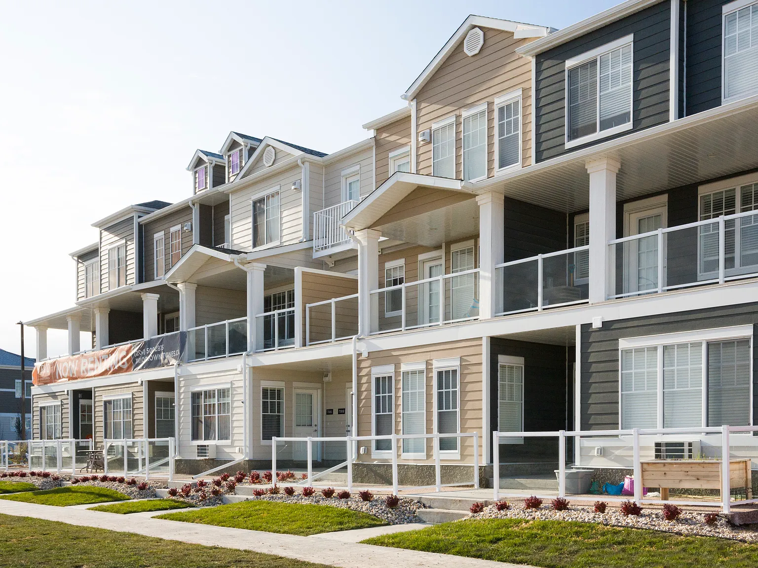 Element Townhomes on Eaglewood — Photo 2