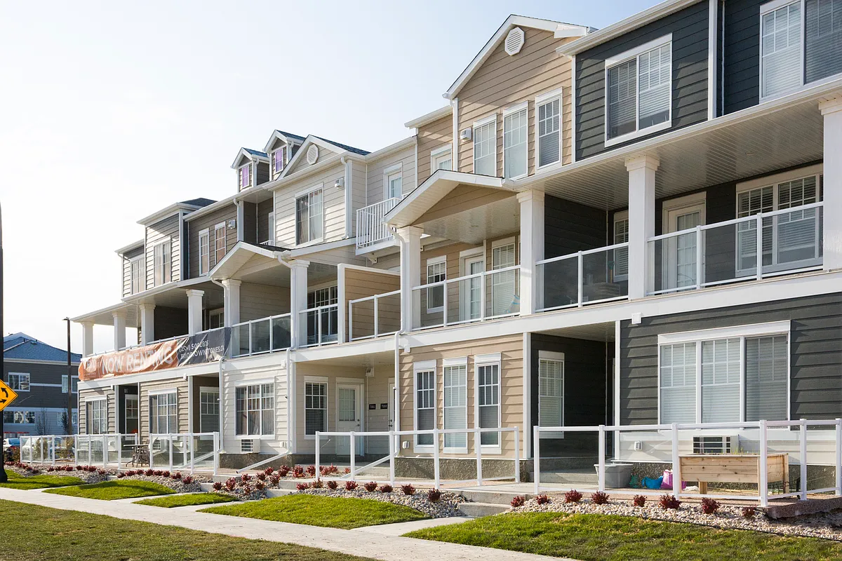Building Photo - 140 Eaglewood Dr