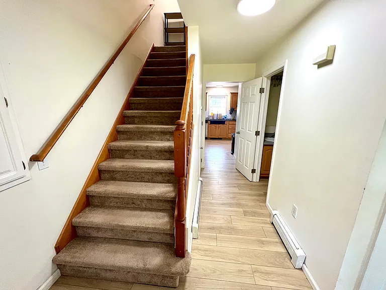 211 Hill Dr — Photo 7