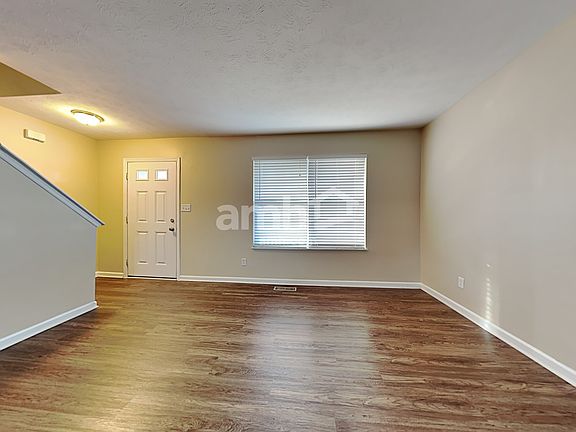 5th image of 204 Wellington Ct