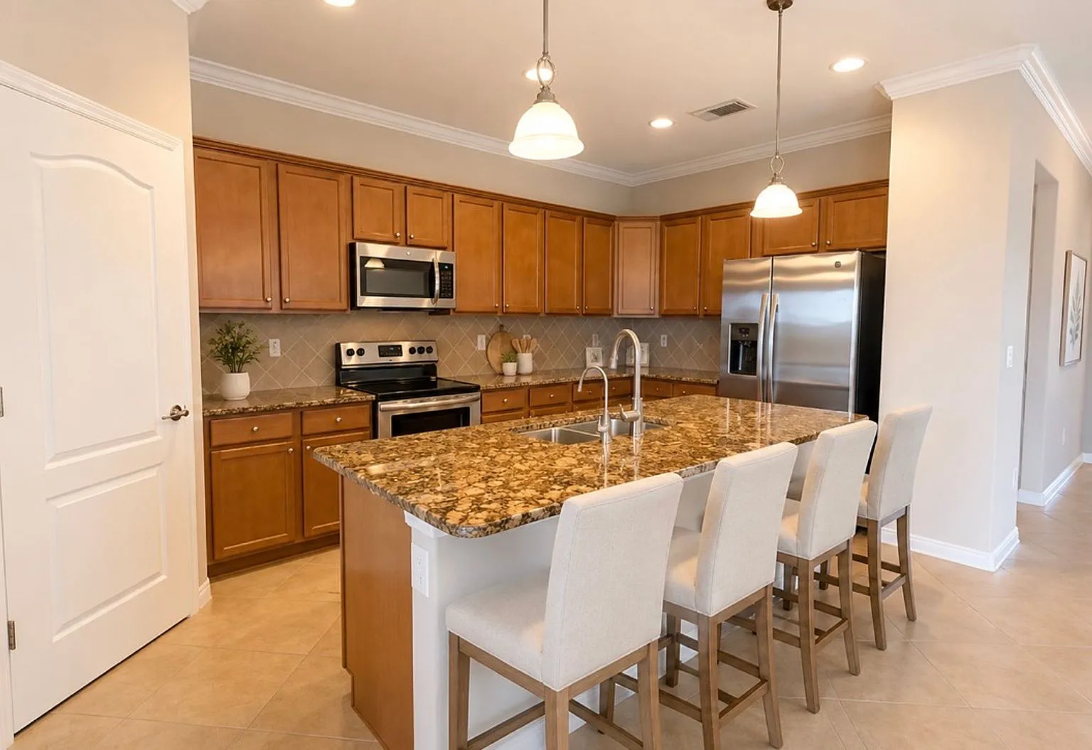 Spacious 4BR Lakeview Home in Preserve at Corkscrew Resort-Style Amenities! — Photo 3