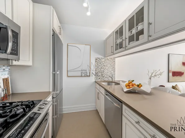 380 Rector Place image 3 of 13