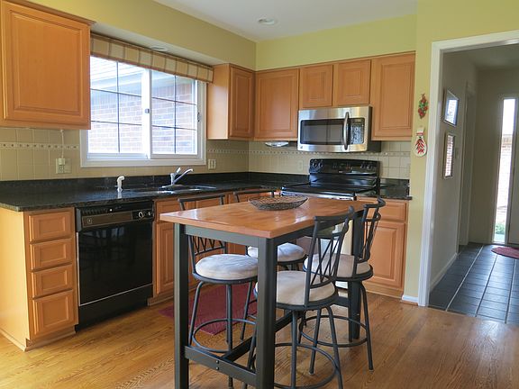 3rd image of 1184 Stonecrest Dr #1