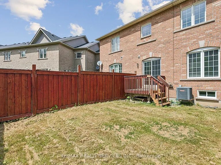 1385 Costigan Rd — Photo 27