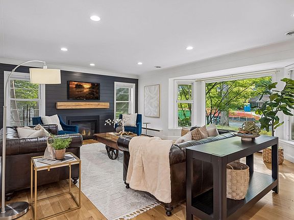 3rd image of 4808 Woodhill Way