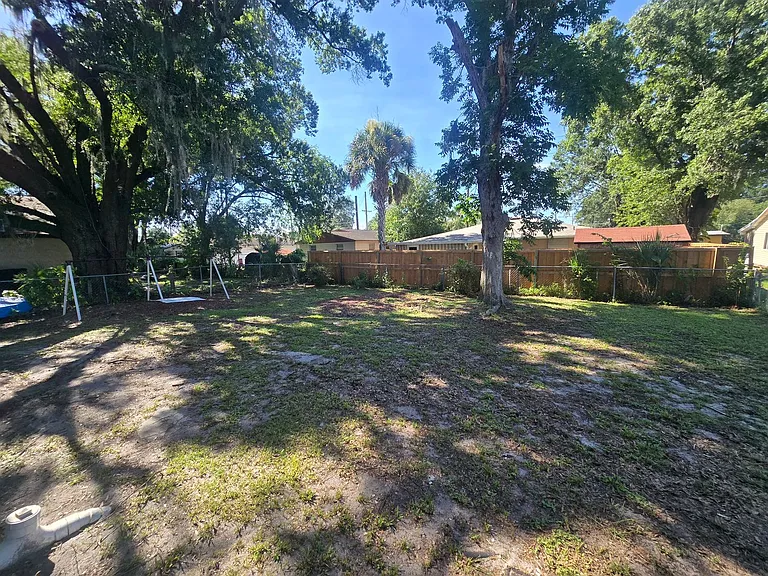 706 E Madison St — Photo 3