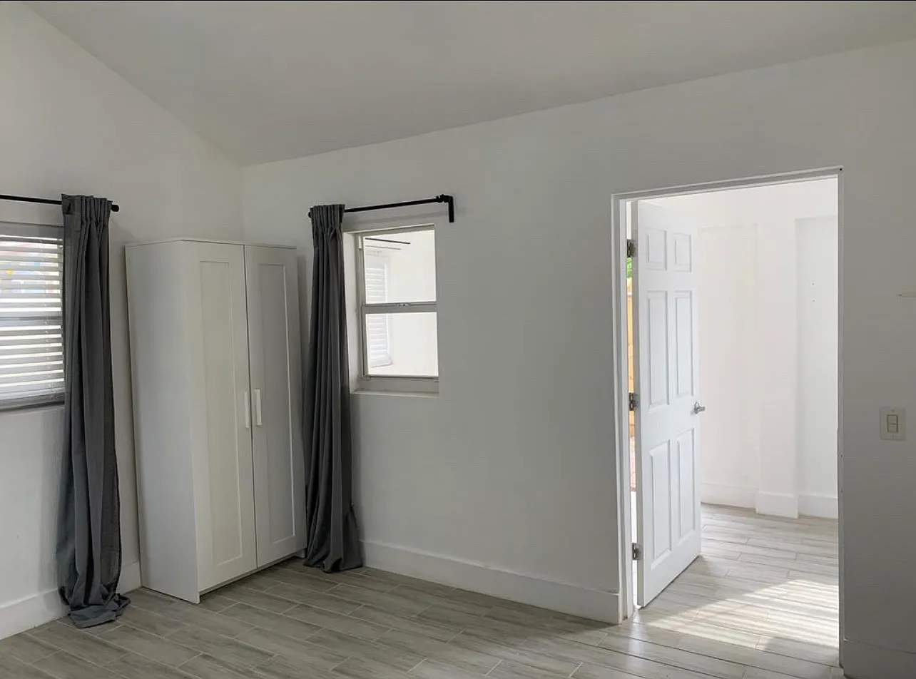 1335 SW 90th Ave — Photo 4