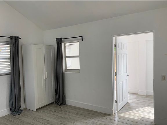 4th image of 1335 SW 90th Ave