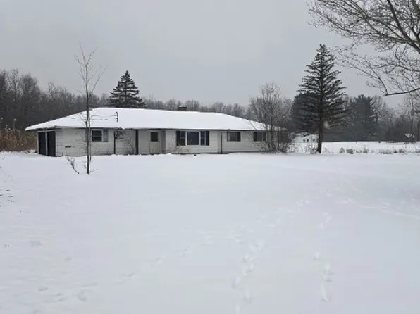 10304 State Route 303, Windham, OH 44288