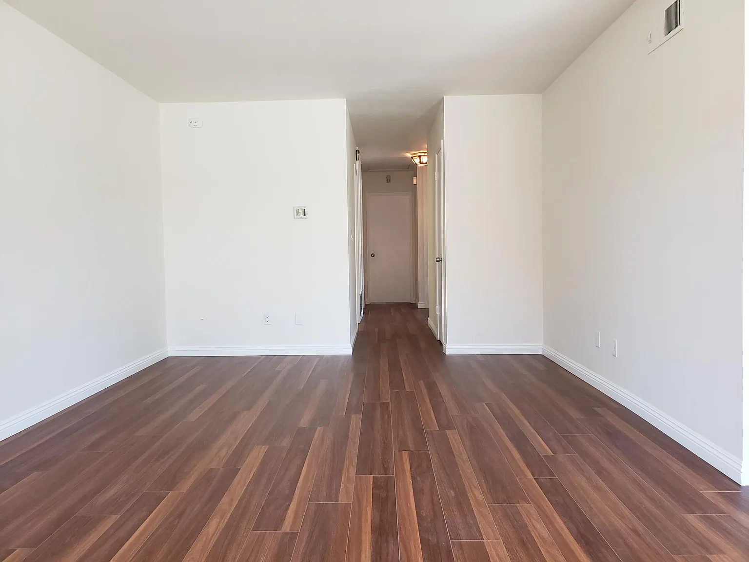 3 bed, 1098 sqft, $2,900 — Photo 4