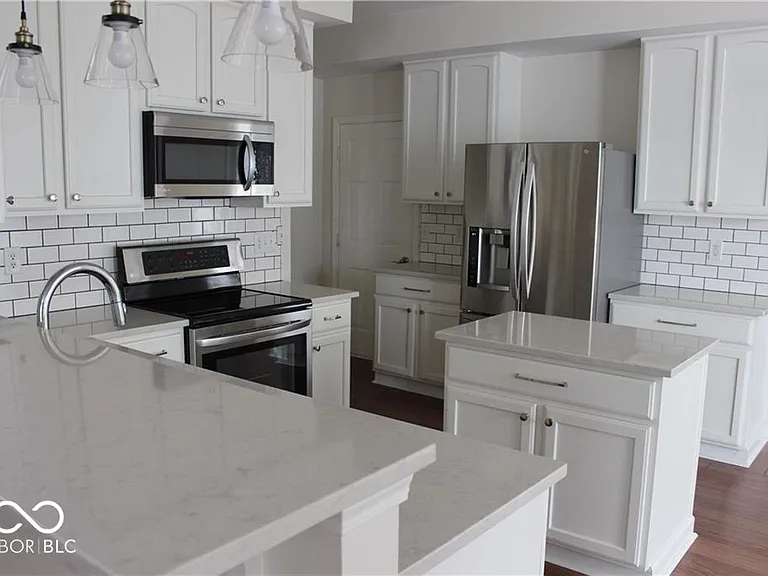 6255 Canterbury Dr — Photo 29