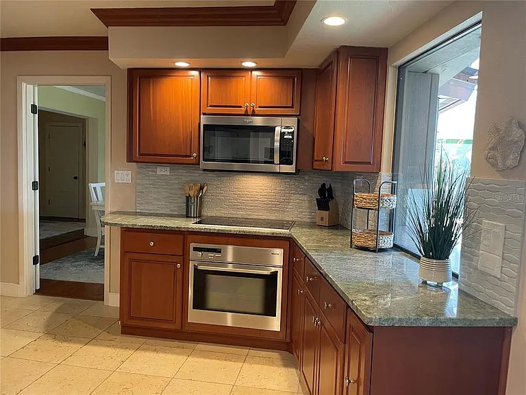 421 Waterside Ln — Photo 18