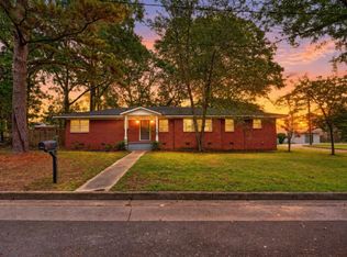305 S Pine St, Poplarville, MS 39470
