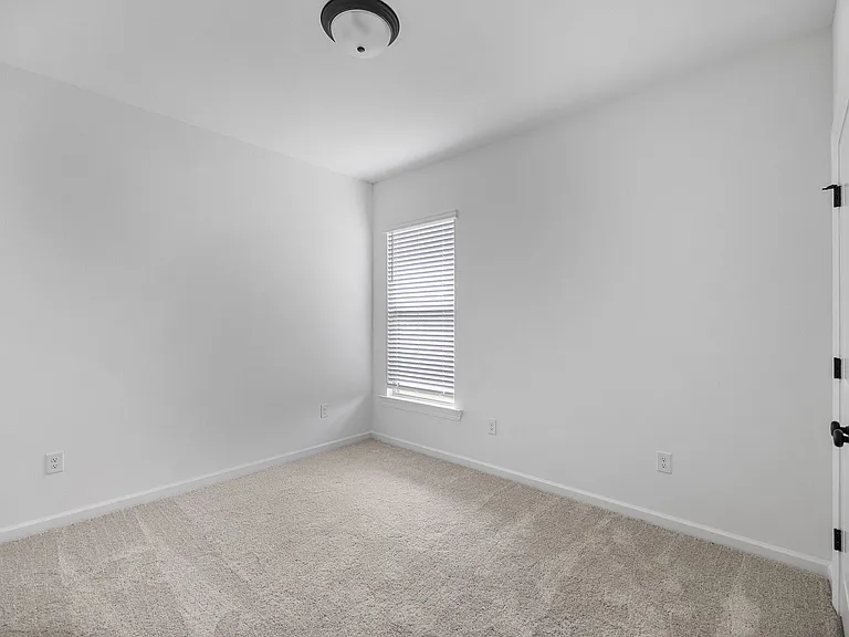 193 Southgate Dr — Photo 8