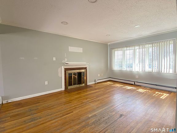 3rd image of 18 Reservoir Road