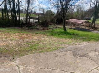 River St, Loudon, TN 37774