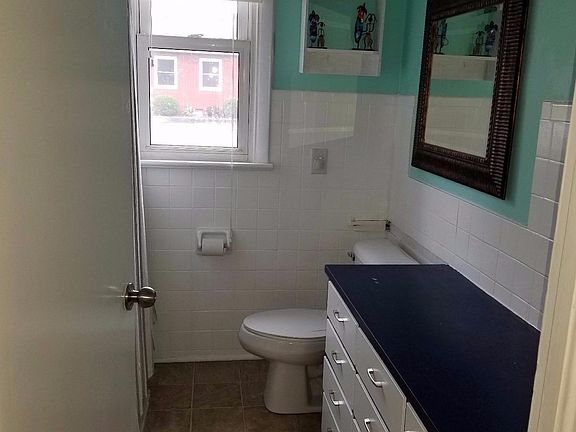 5th image of 2422 West Ave