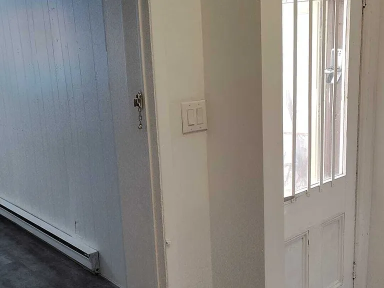494 Somerset St — Photo 10