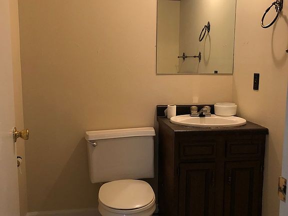 5th image of 3411 Hemlock Ave APT 1