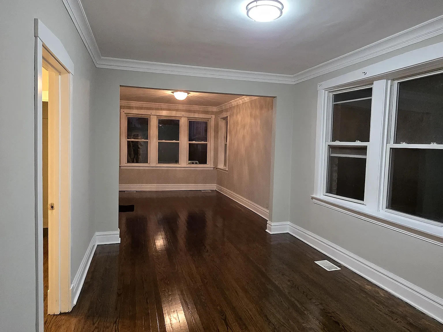 1310 S 49th Ct — Photo 1